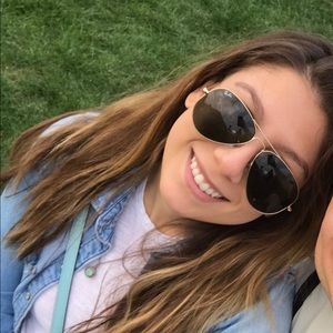 Meet your Posher, Elisa